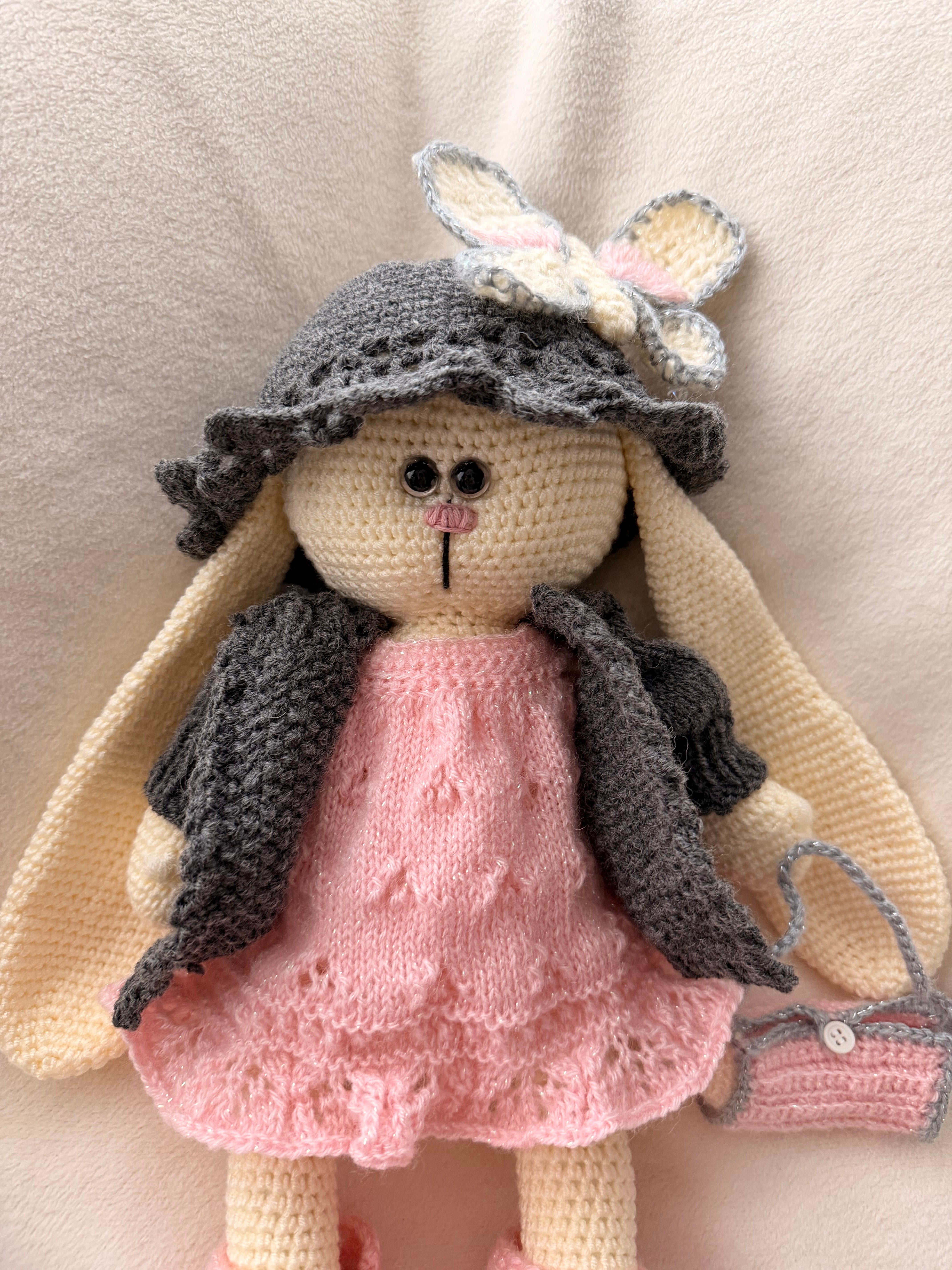 Ръчно изплетена амигуруми играчка зайче Роузи Луннапо 
