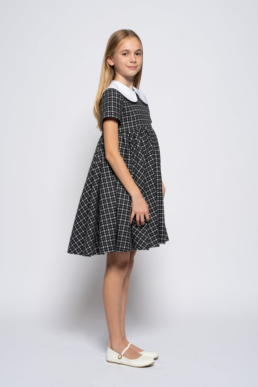 Kids woolen dress with a collar